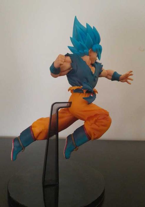 Figura Dragon Ball Super: Super Saiyan Blue Goku Ultimate Soldiers.