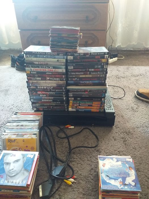 Dvd działające plus dużo filmów i muzyki.wszystko pokazane na zdjeciac