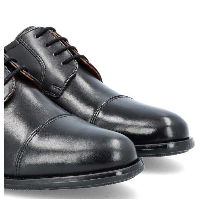 Eleganckie i trwałe buty męskie - nienoszone