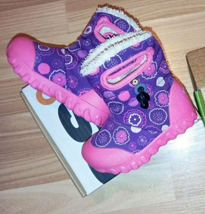 Теплые сапожки на девочку,BOGS