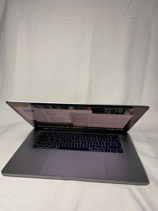 MacBook Pro 15" (A1990, 2018)
