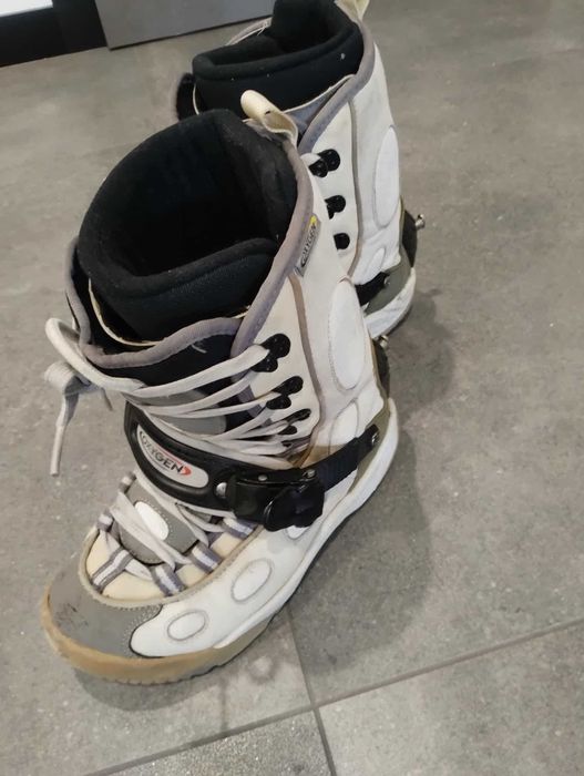 Deska snowboardowa z butami