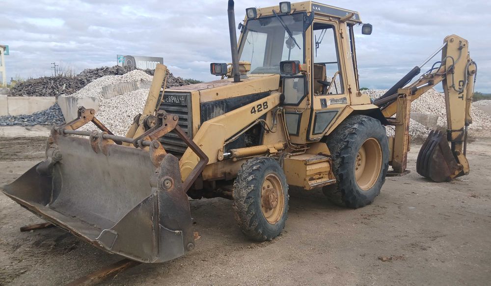 Retroescavadora caterpillar 428
