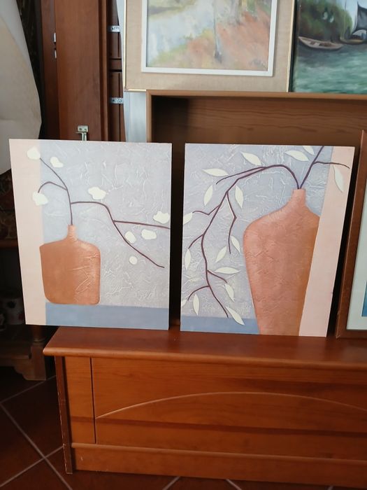 Vários quadros(uns pintados à mão)