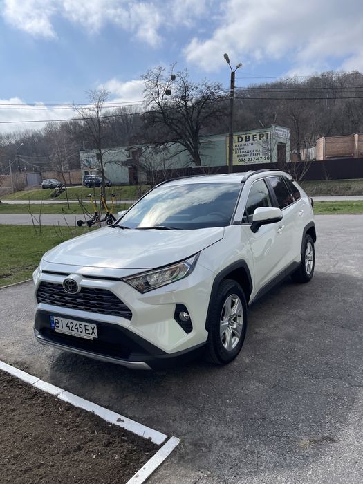 Toyota Rav 4  автомобіль