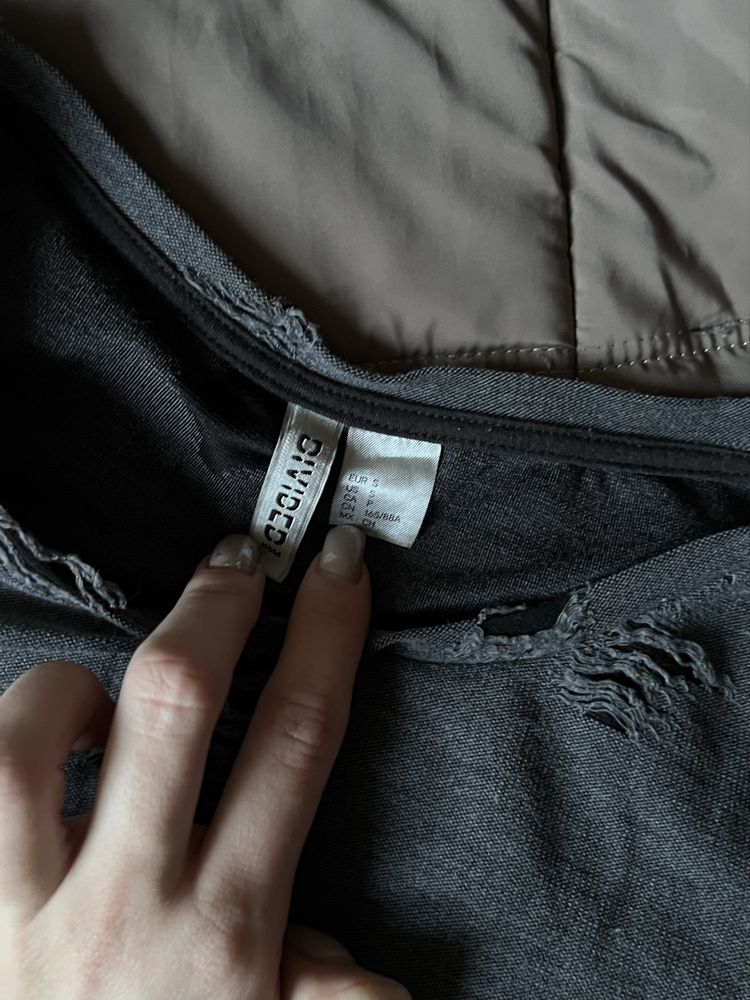 Рваный свитер H&M