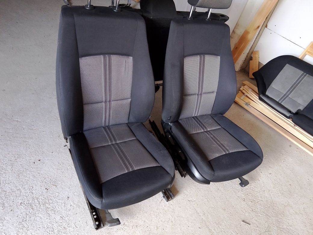 Komplet siedzeń i boczków BMW X1