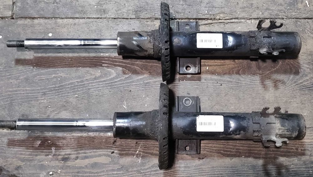 Передні амортизатори Фольсфаген поло седан