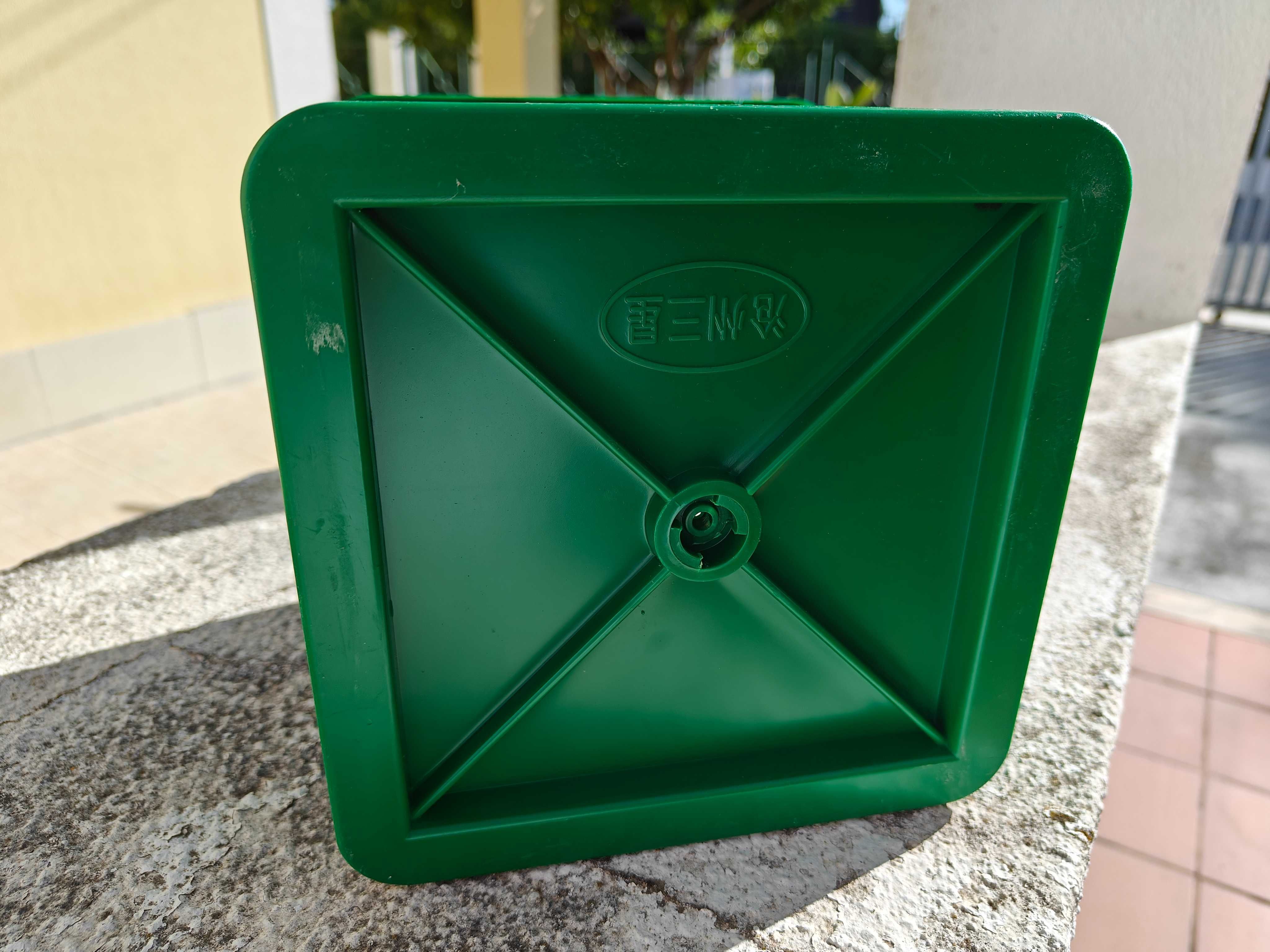 Molde cubo teste de betão - embalagens caixa +- 1m x 1m