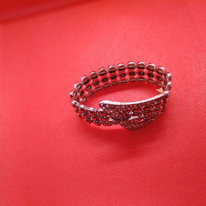 PULSEIRAS (4) 1 unid-3€; 2 unid- 4€; 3 unid- 5€