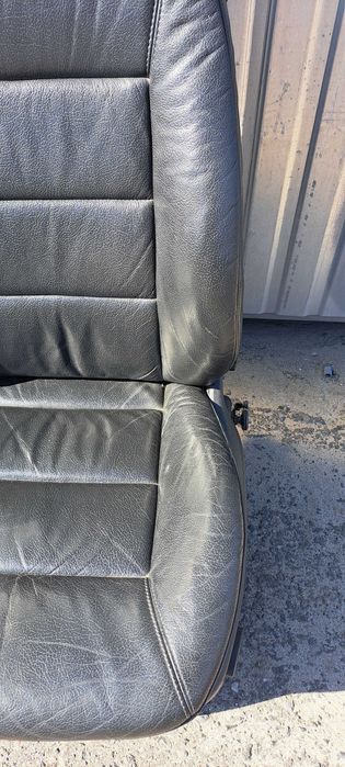 Fotele kanapa czarna skóra Audi A6 C5 Kombi grzane kpl
