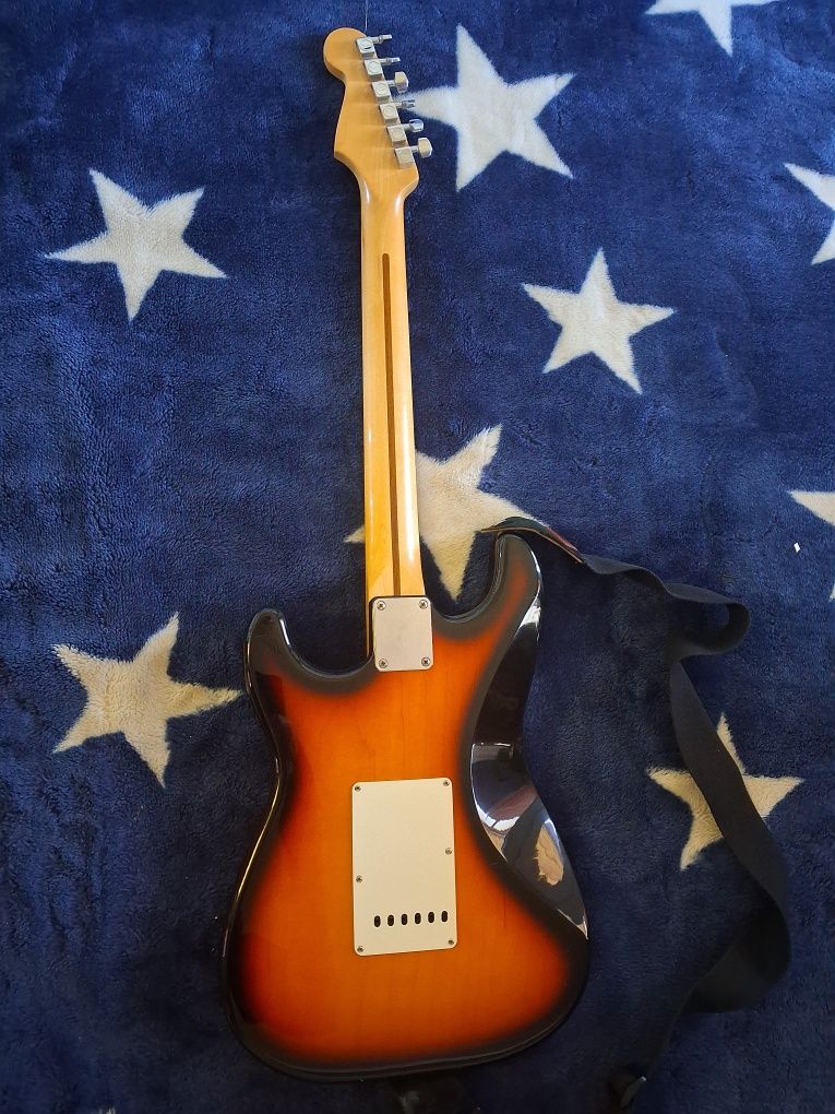 Электрогитара Fender Stratocaster MIM