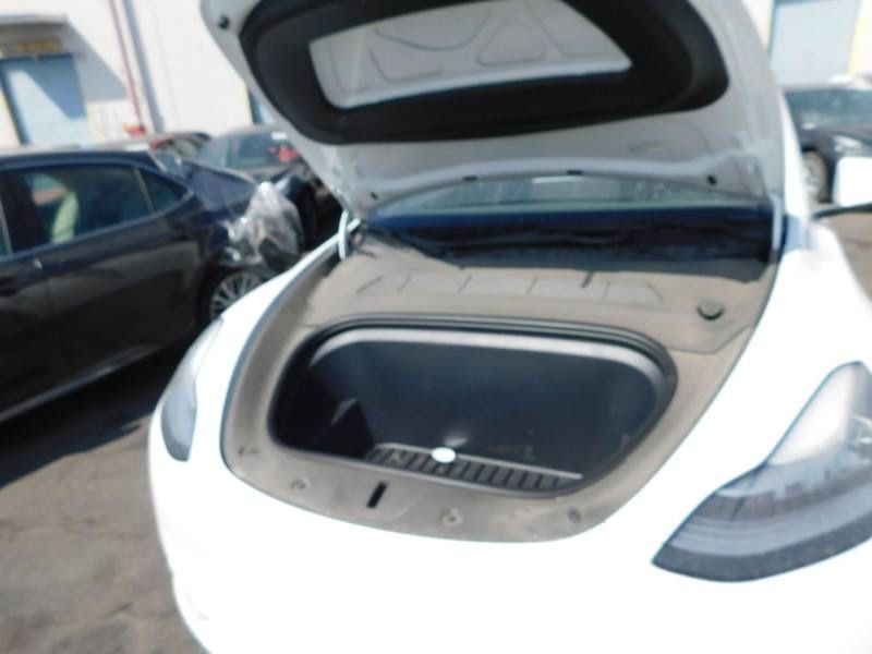 Tesla Model Y розборка