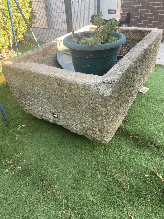 Tanque em pedra rustico