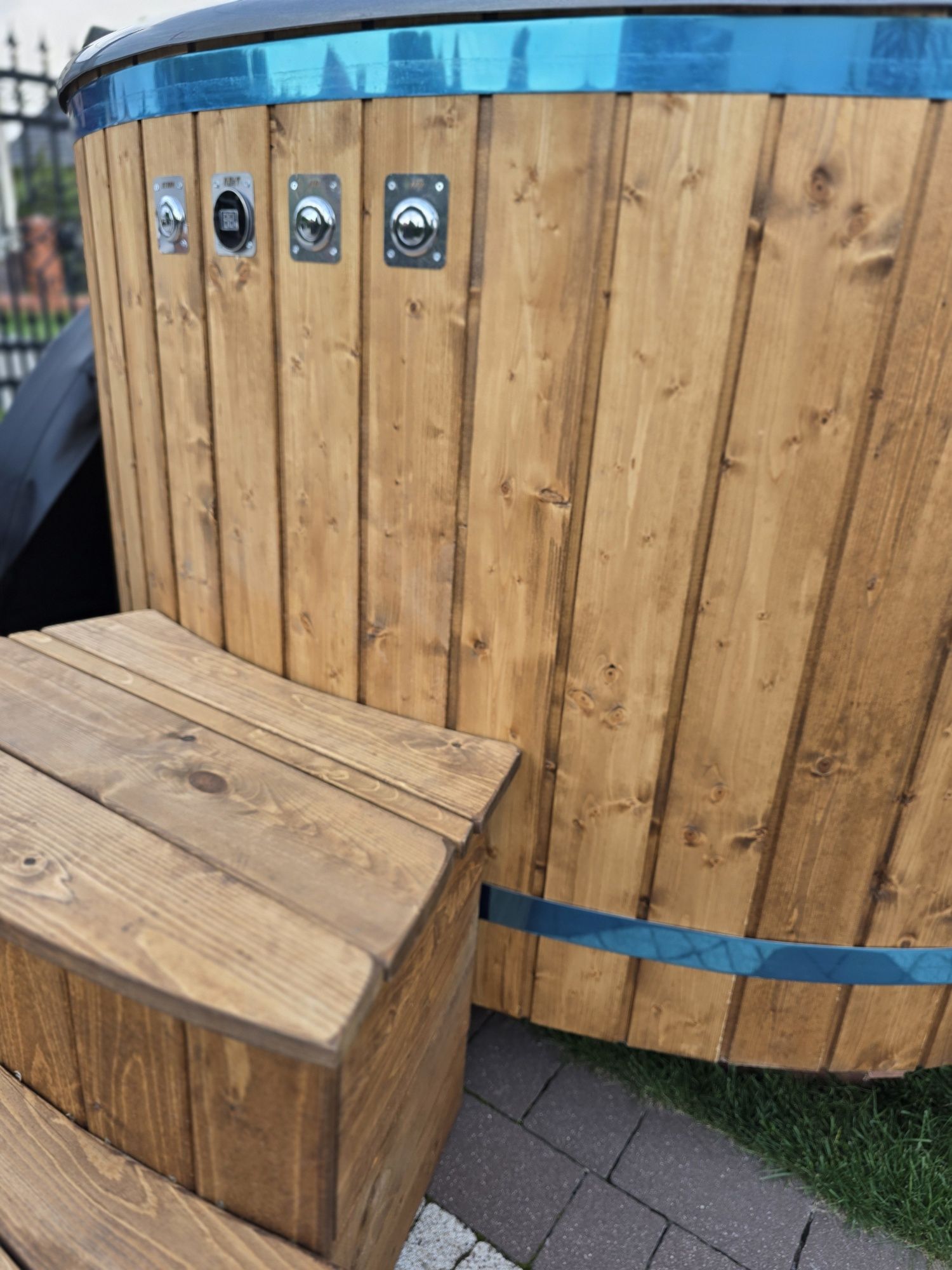 Balia ogrodowa jacuzzi 225cm z piecem wewnętrznym integrowanym