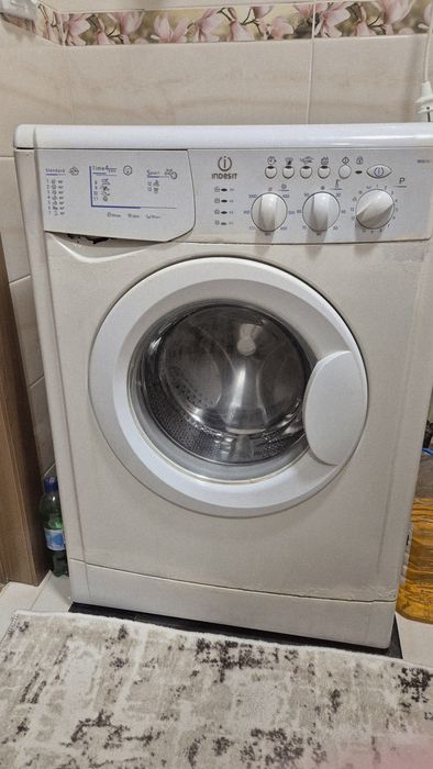 Пральна машина Indesit