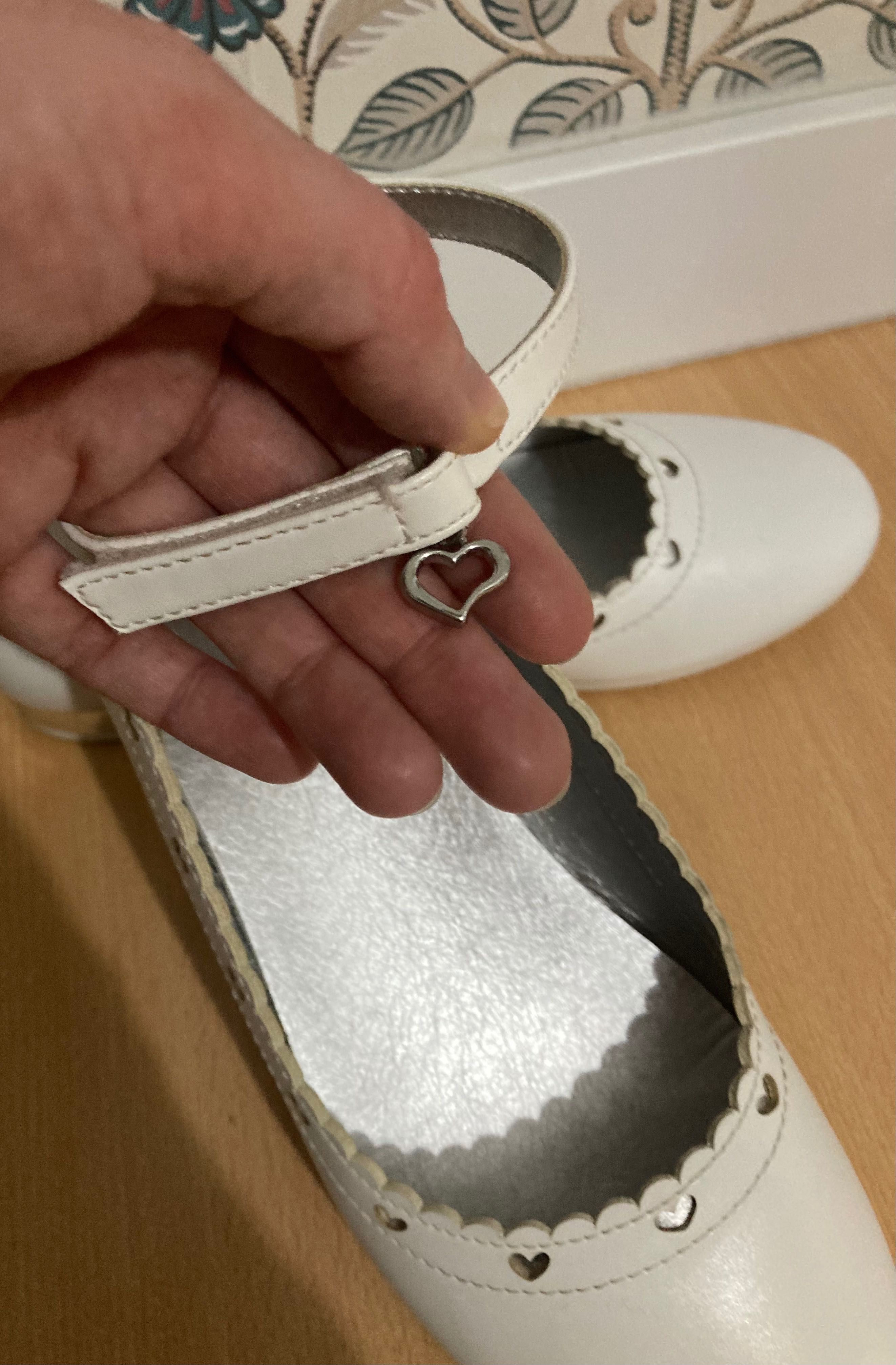 Buty białe, lakierki, komunia, baleriny