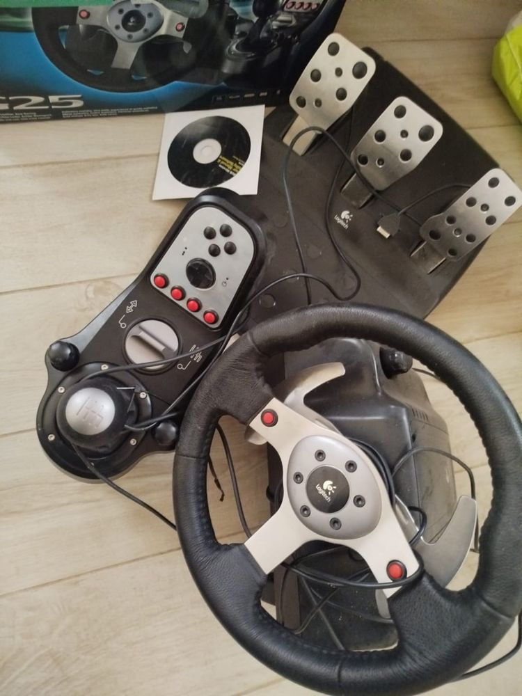 Logitech G25 руль