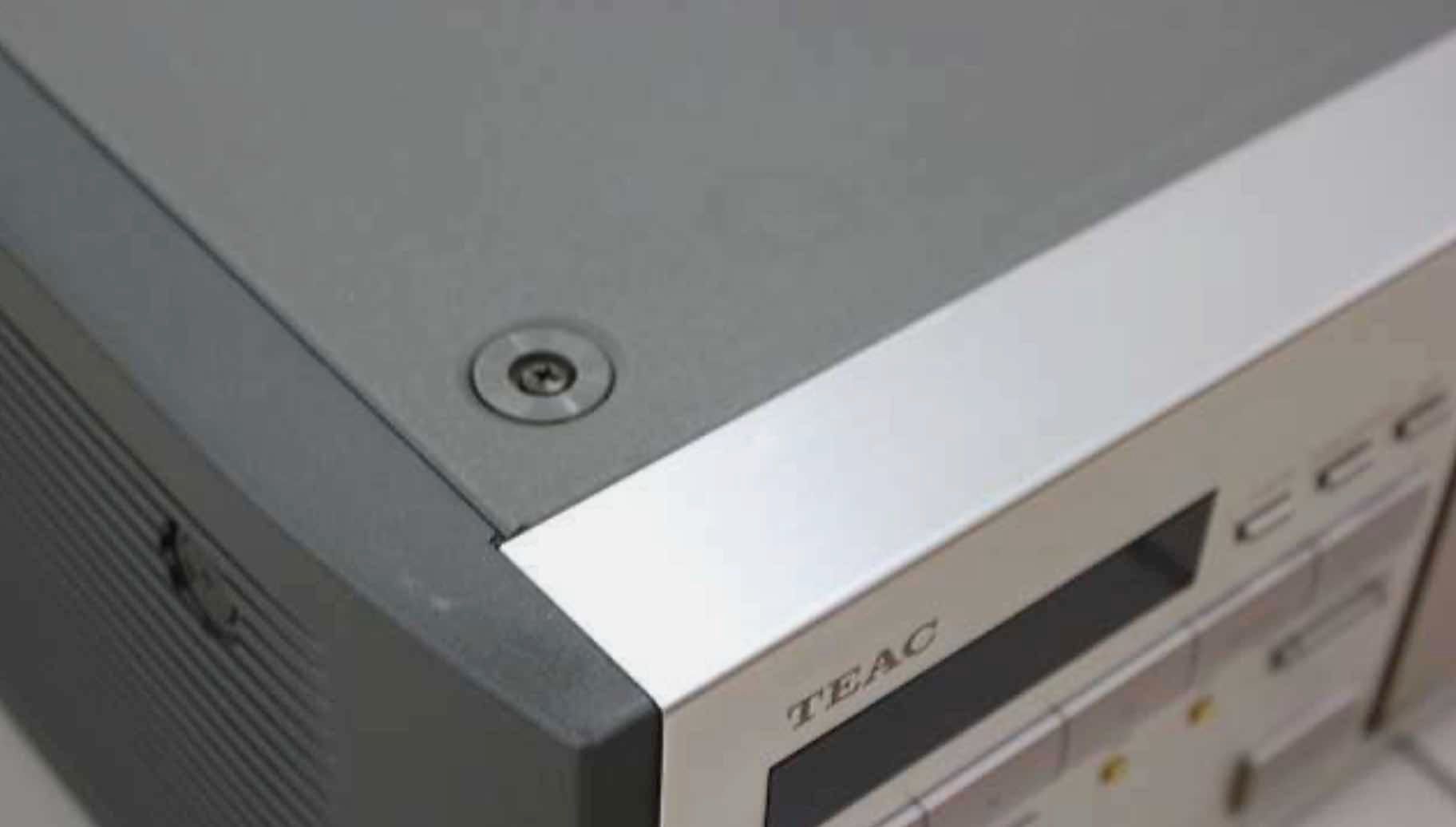 Касетна дека TEAC V-7000