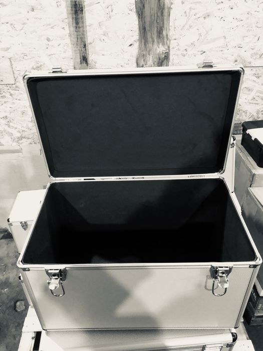 Кейс, сундук, чемодан