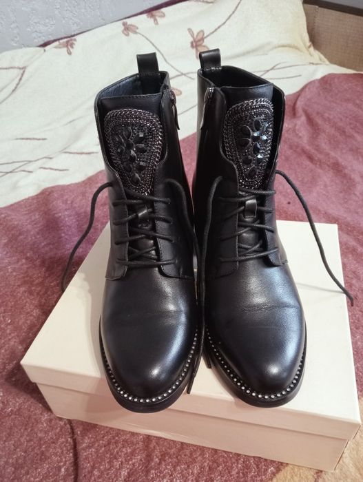 Жіноче взуття шкіряне