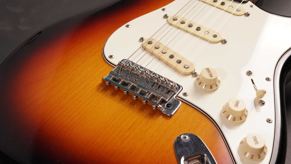 ESP Edwards E-SE-93R/LT 3-Tone Sunburst – Made in Japan