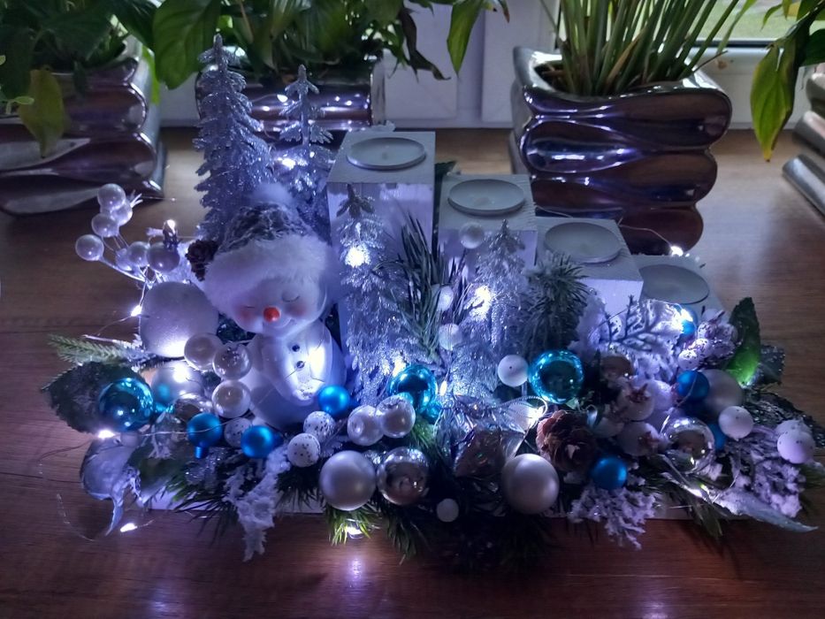 Swiecznik drewniany z figura oświetlenie led