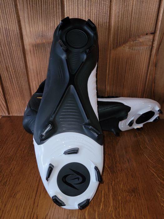 NIKE Phantom LUNA II Academy FG/MG