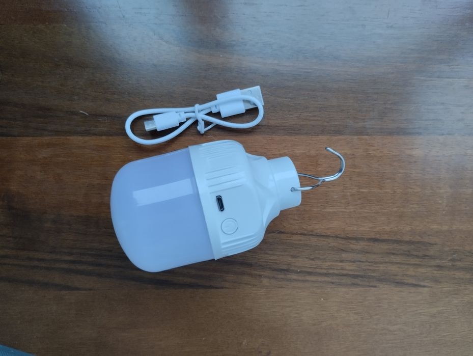 Акумуляторна лед світлодіодна лампа на гачку, має три режими роботи