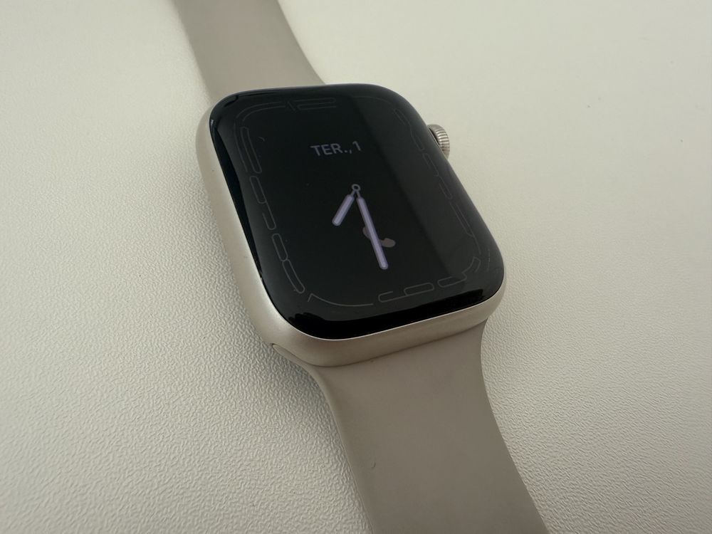 Apple Watch Series 8 45mm + Base de carregamento wireless