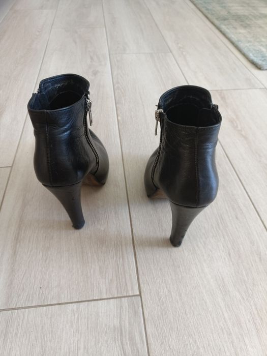 Botins pretos 38