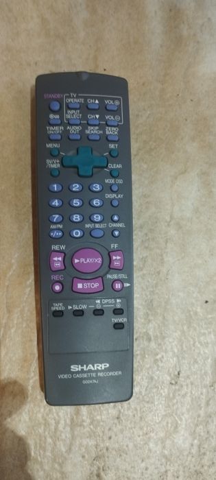 Pilot sharp magnetowid