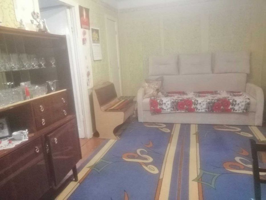 Окрема кімната у квартирі із господинею. Центр.