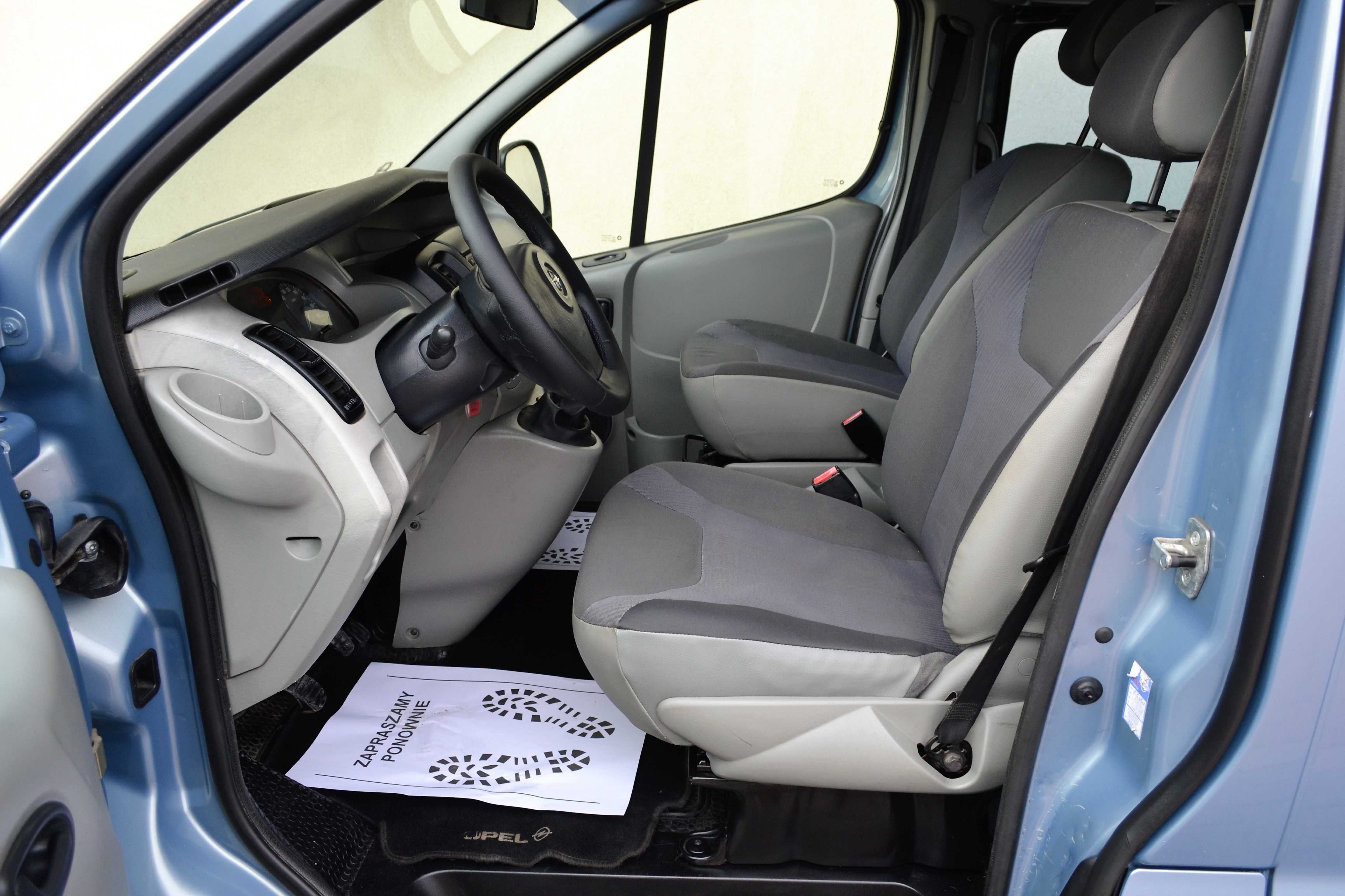 Opel Vivaro 2.0CDTi 115KM**9-osobowy**Klimatyzacja**Zadbany