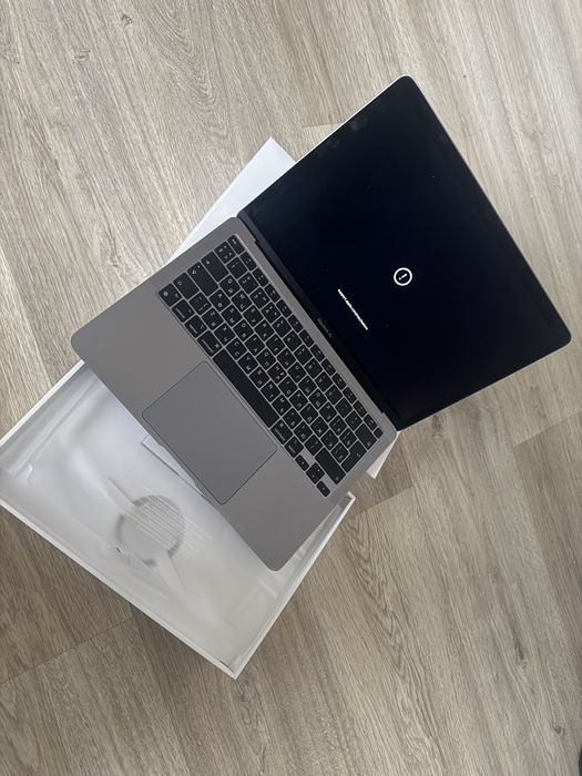 Macbook air m1 під ремонт або на запчастини