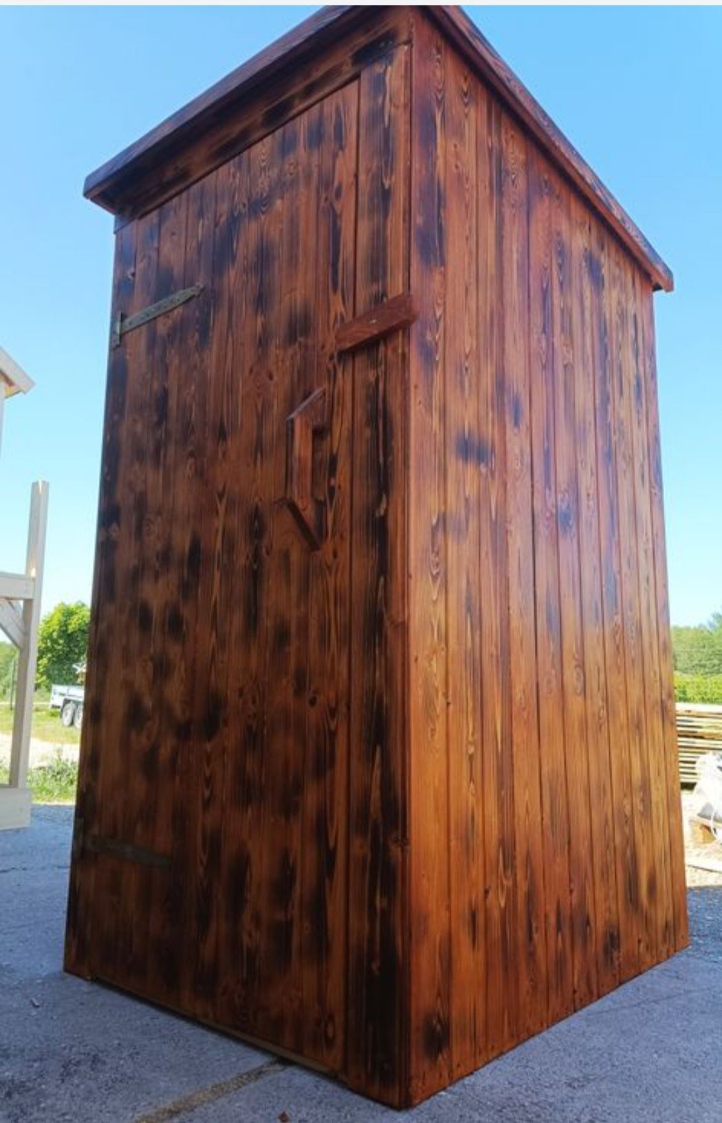 Toaleta drewniana, wychodek, kibelek WC na działkę