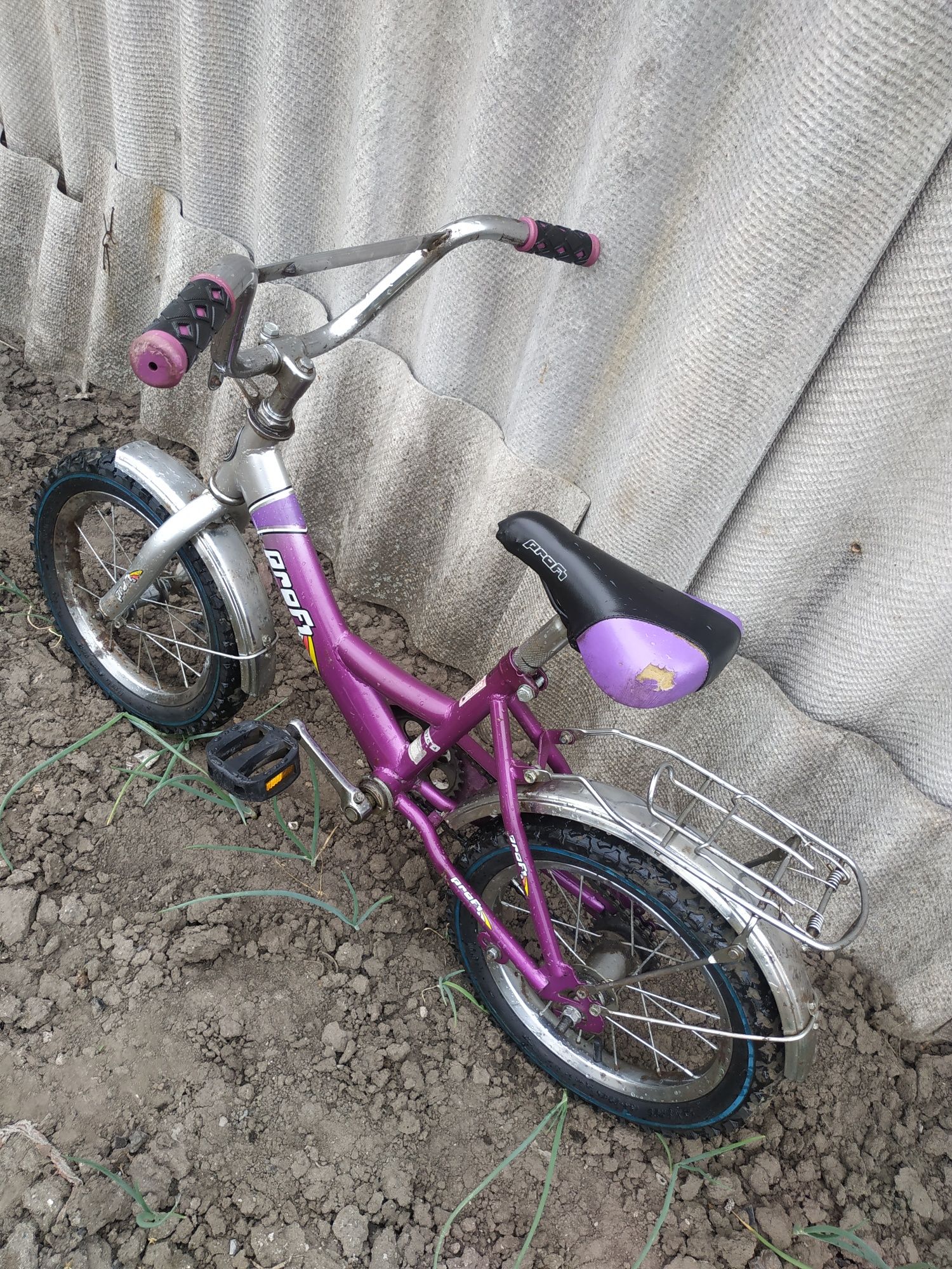 Продам велосипед детский колёса 14 дюймов