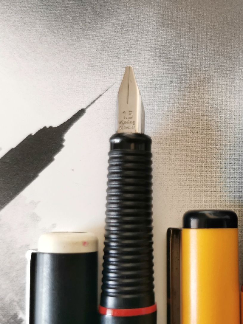 Rotring Artpen com estojo metálico