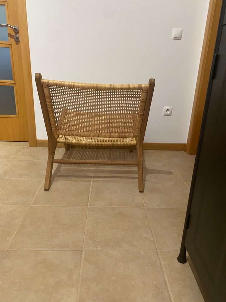 Cadeirão em madeira