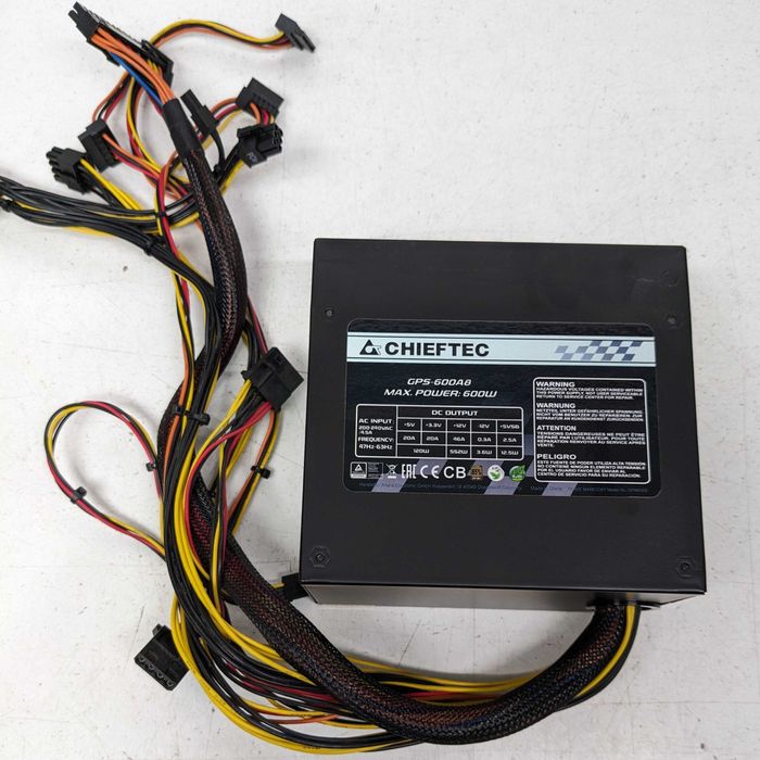 Блок питания Chieftec GPS-600A8 600W 120мм сертификат 80+
