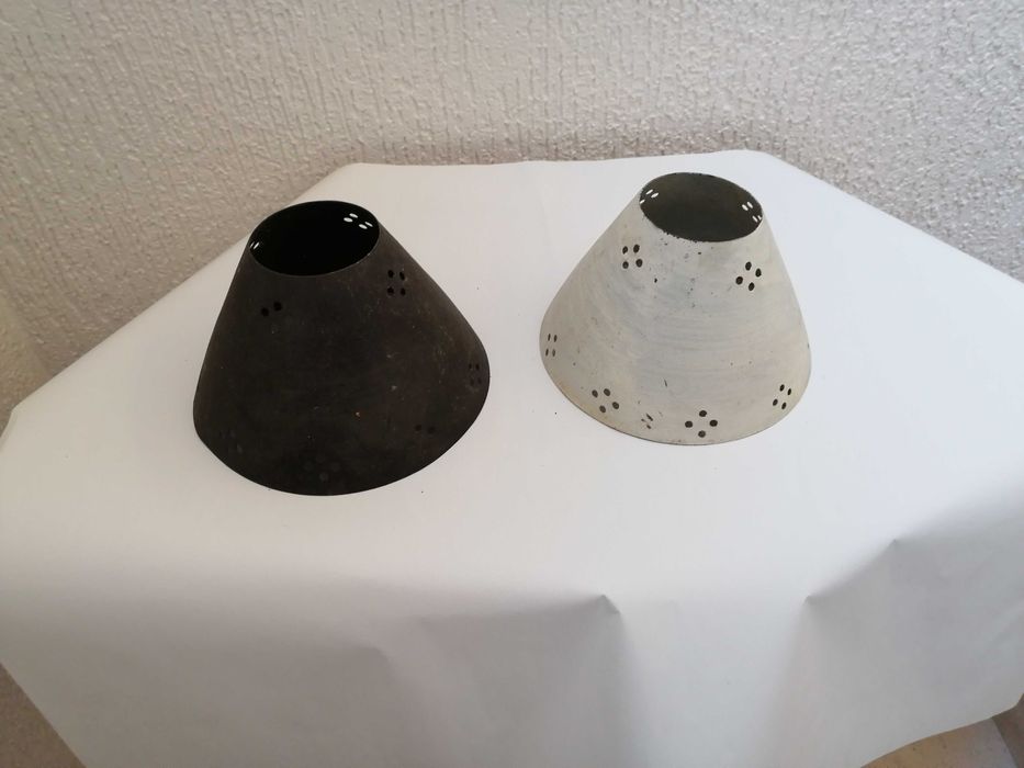 Abajoures de metal 2 bom estado e muito pouco uso