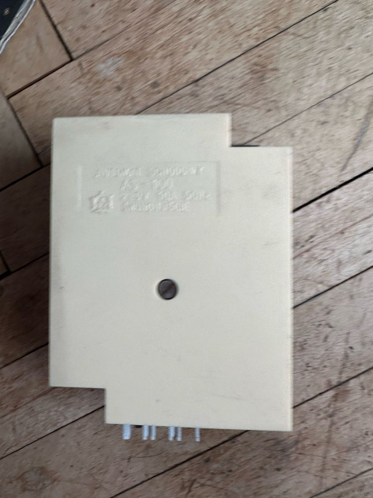 Nowy automat schodowy AS-100 z 1982 r. – oryginał, nieużywany, PRL