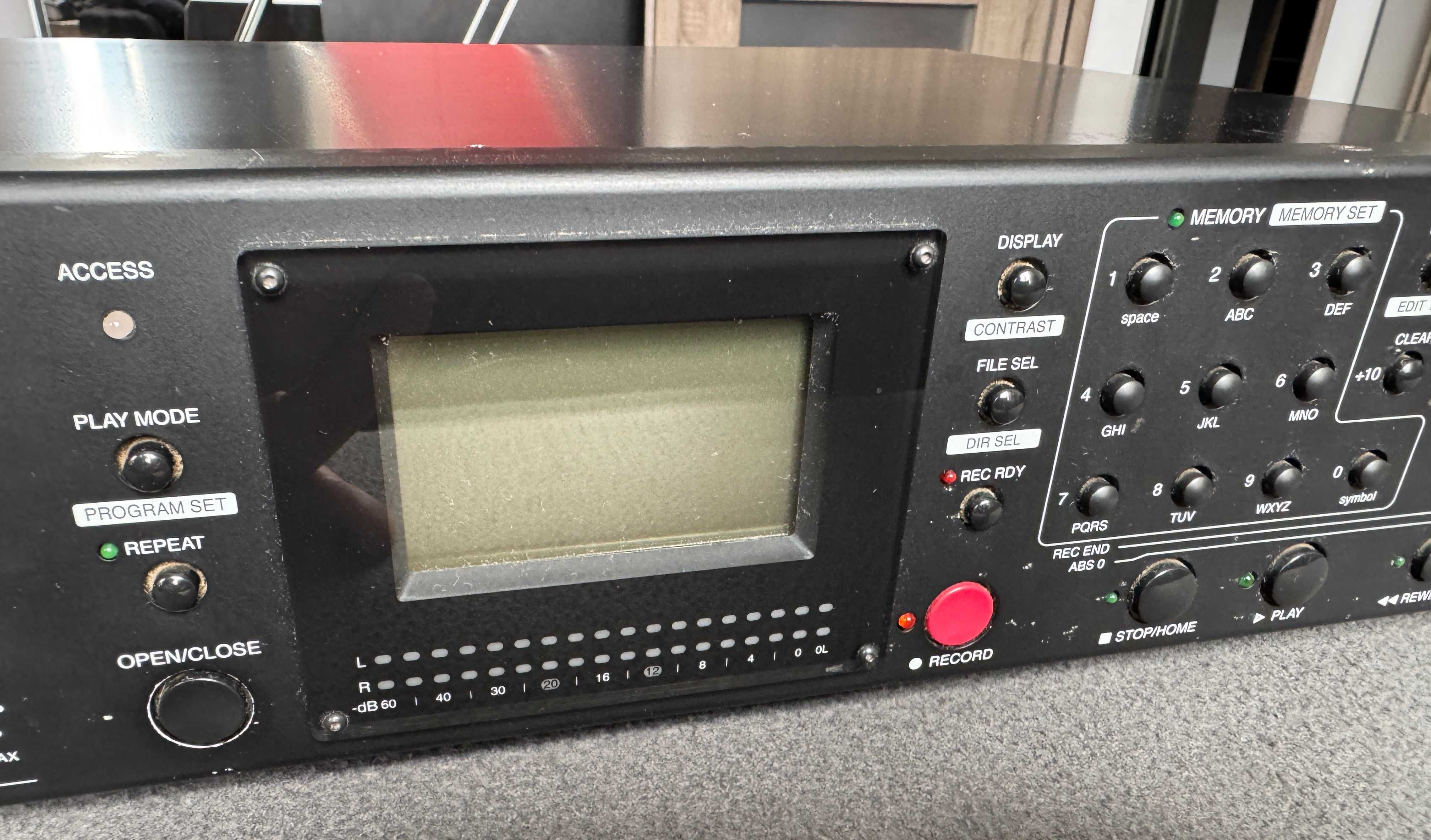 Profesjonalna nagrywarka FOSTEX CR500 CD Master Audio Recorder XLR