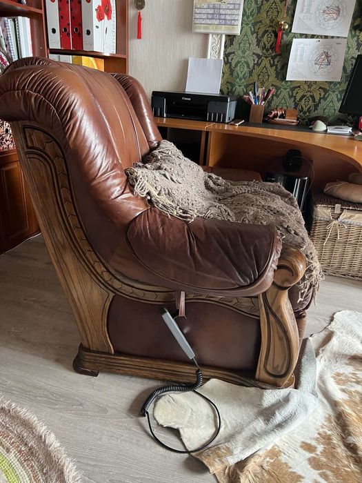 Кожанные диван, кресло и кресло массажное