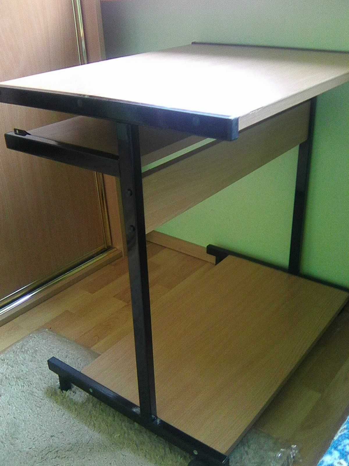 Stolik na komputer