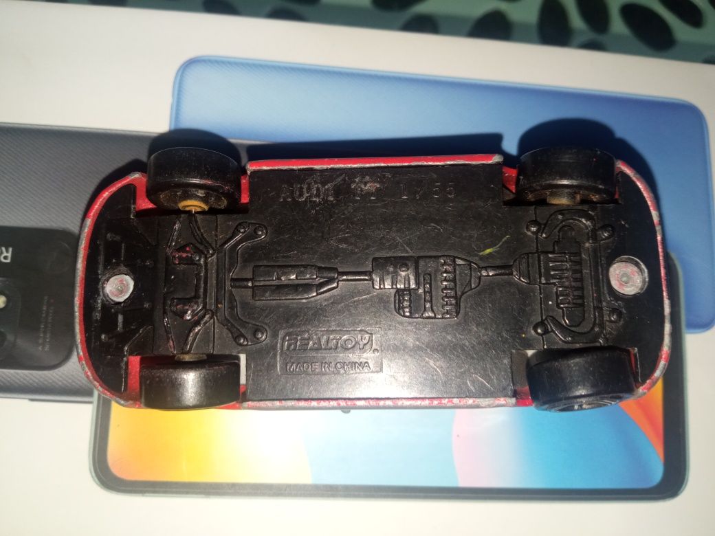 Audi TT realtoy nie hot wheels czerwony