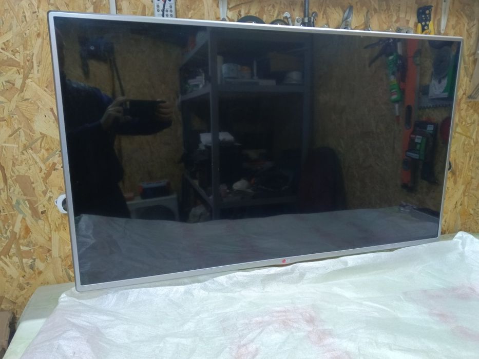 Led Телевізор LG 47LB570V смарт TV