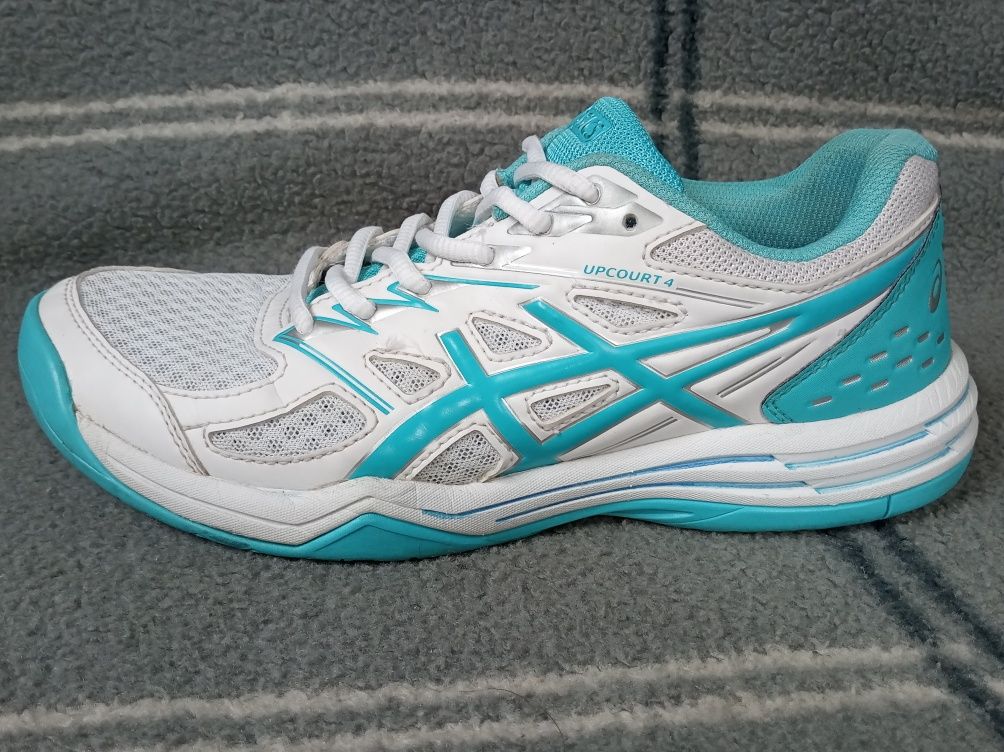 39(25) Asics Upcourt 4