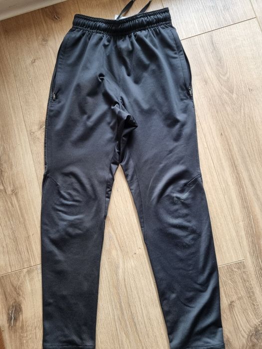 Spodnie Nike DRI-FIT rozm S, 128- 137