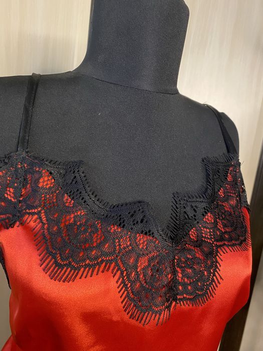 Продам жіночий домашній комплект трійку. Червоного кольору.